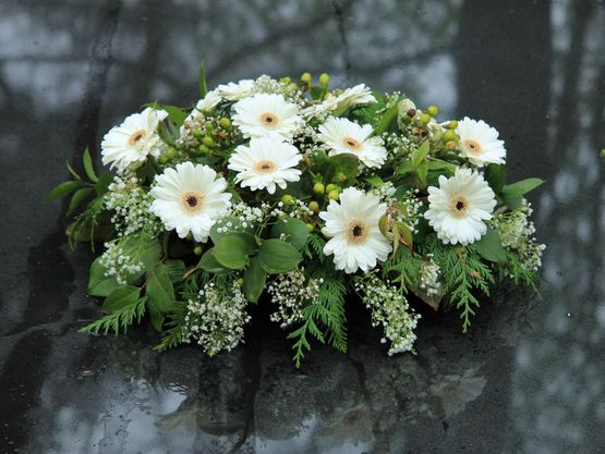 Begravnings blomsterarrangemang